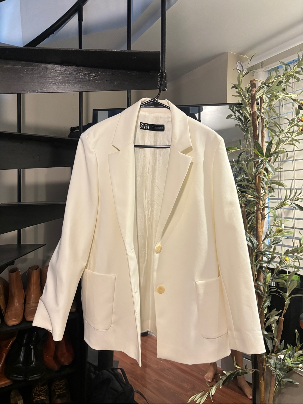 Zara Single-Breasted Tailored Blazer (Ivory)